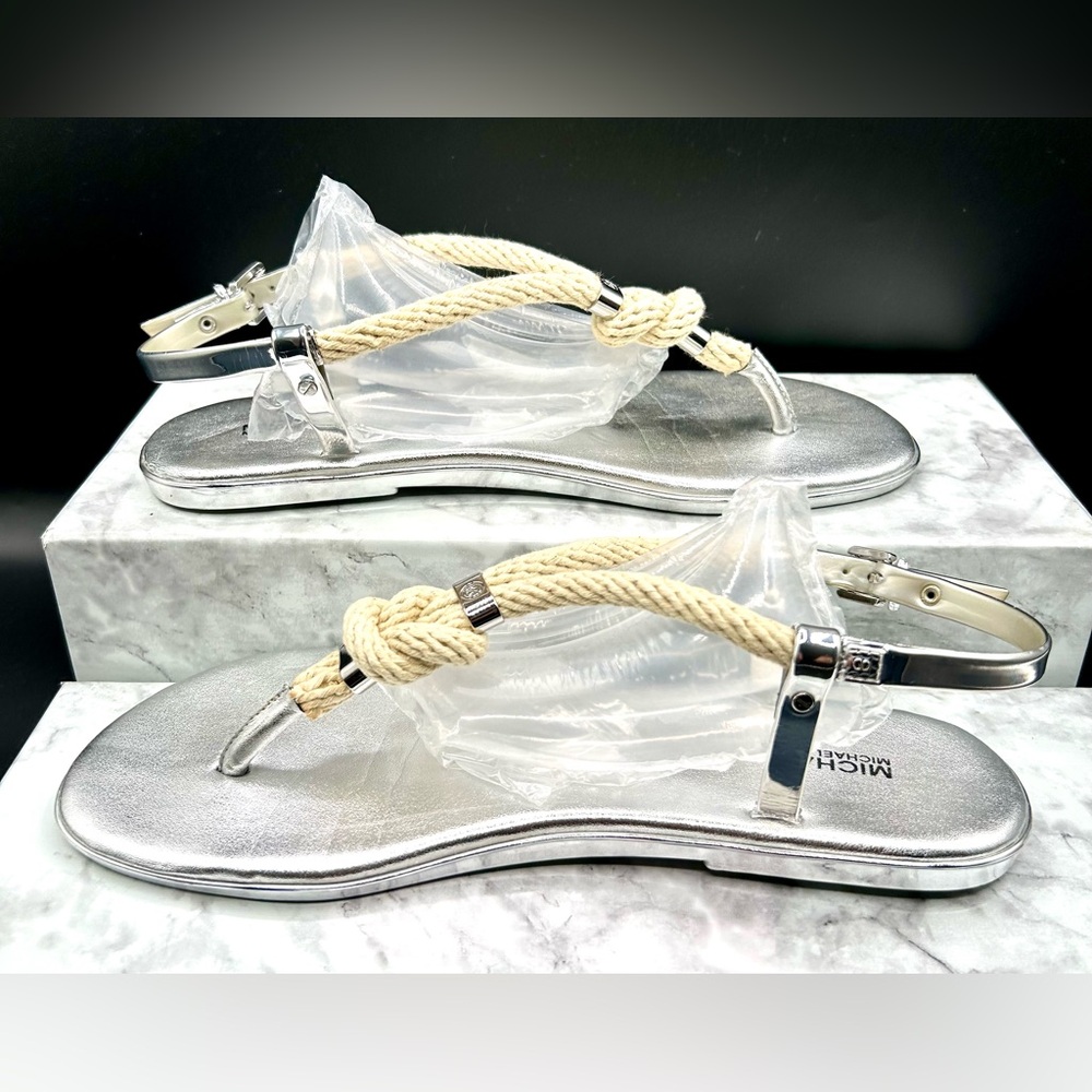 M. MICHAEL KORS Holly Rope-Trim Thong Sandals. Size 8 M